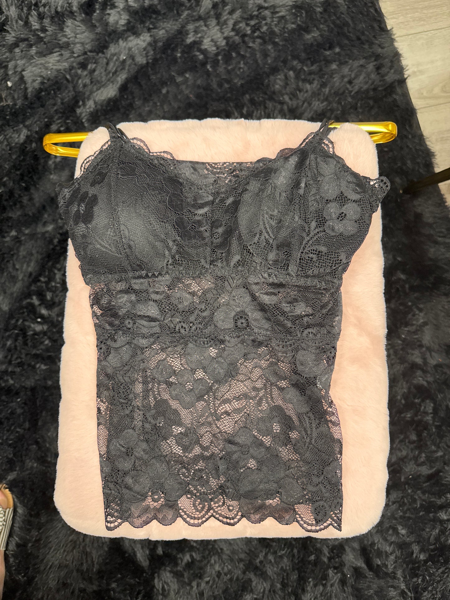 Black lace tank top (medium)