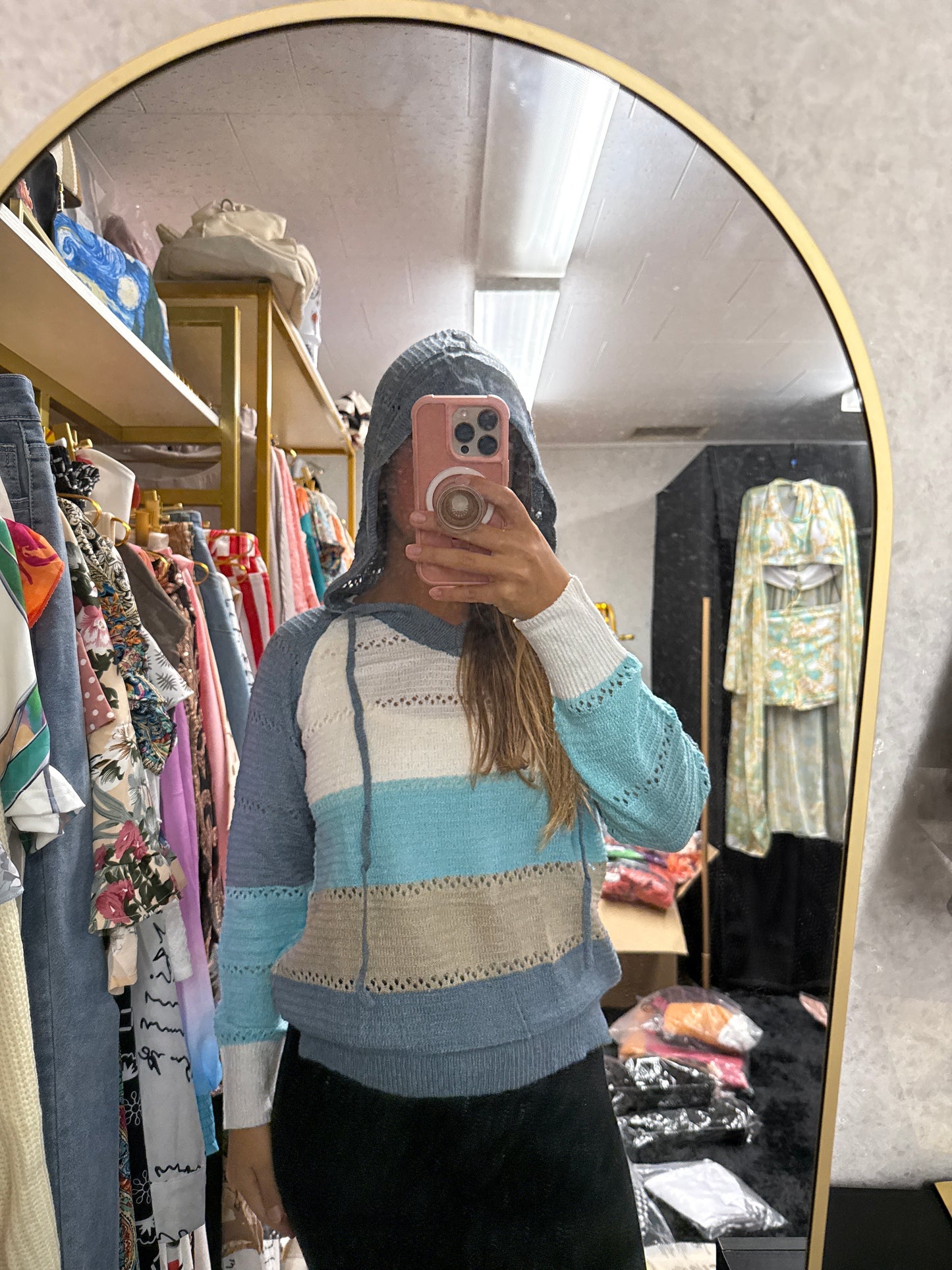 Sweater hoodie ￼￼