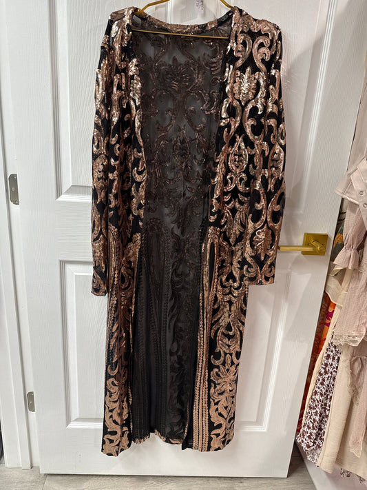 Black and gold duster