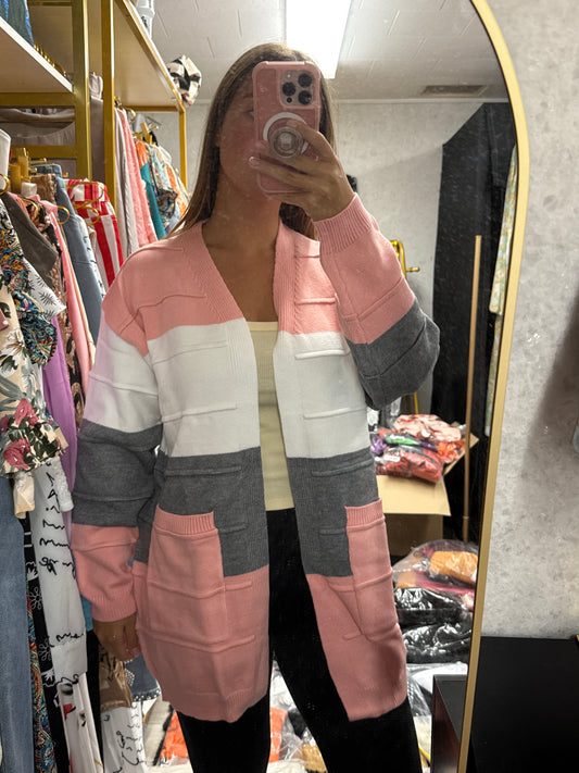 Cardigan sweater ￼