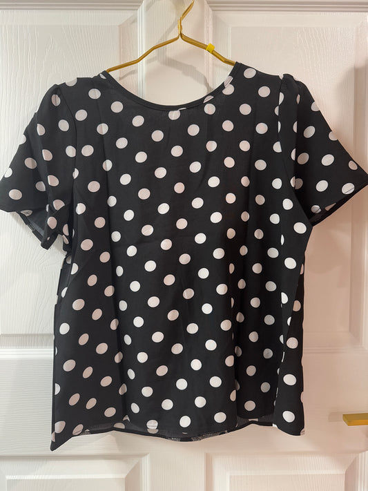 Black polkadot short sleeve shirt