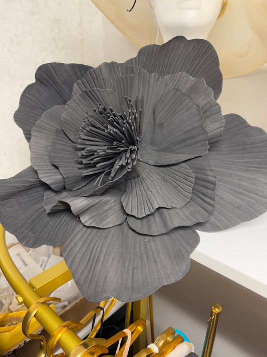 Black flower fastener