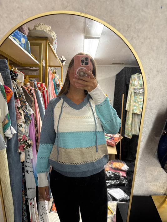 Sweater hoodie ￼￼