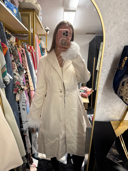 ￼ women’s fitted coat ￼